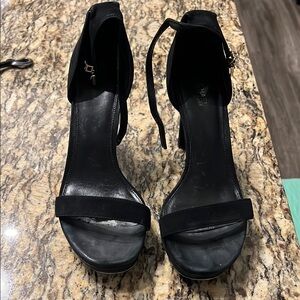 Michael Kors Black Heeled Sandals – Size 7M – Prelovedf